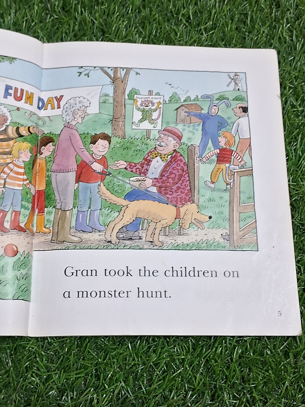 Read at Home - The Monster Hunt -  Very Good Condition Paperback