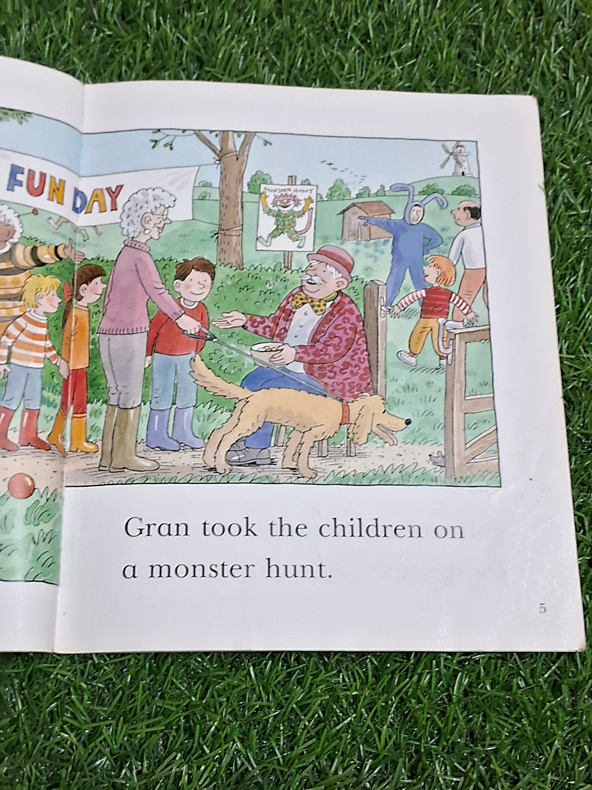 Read at Home - The Monster Hunt -  Very Good Condition Paperback