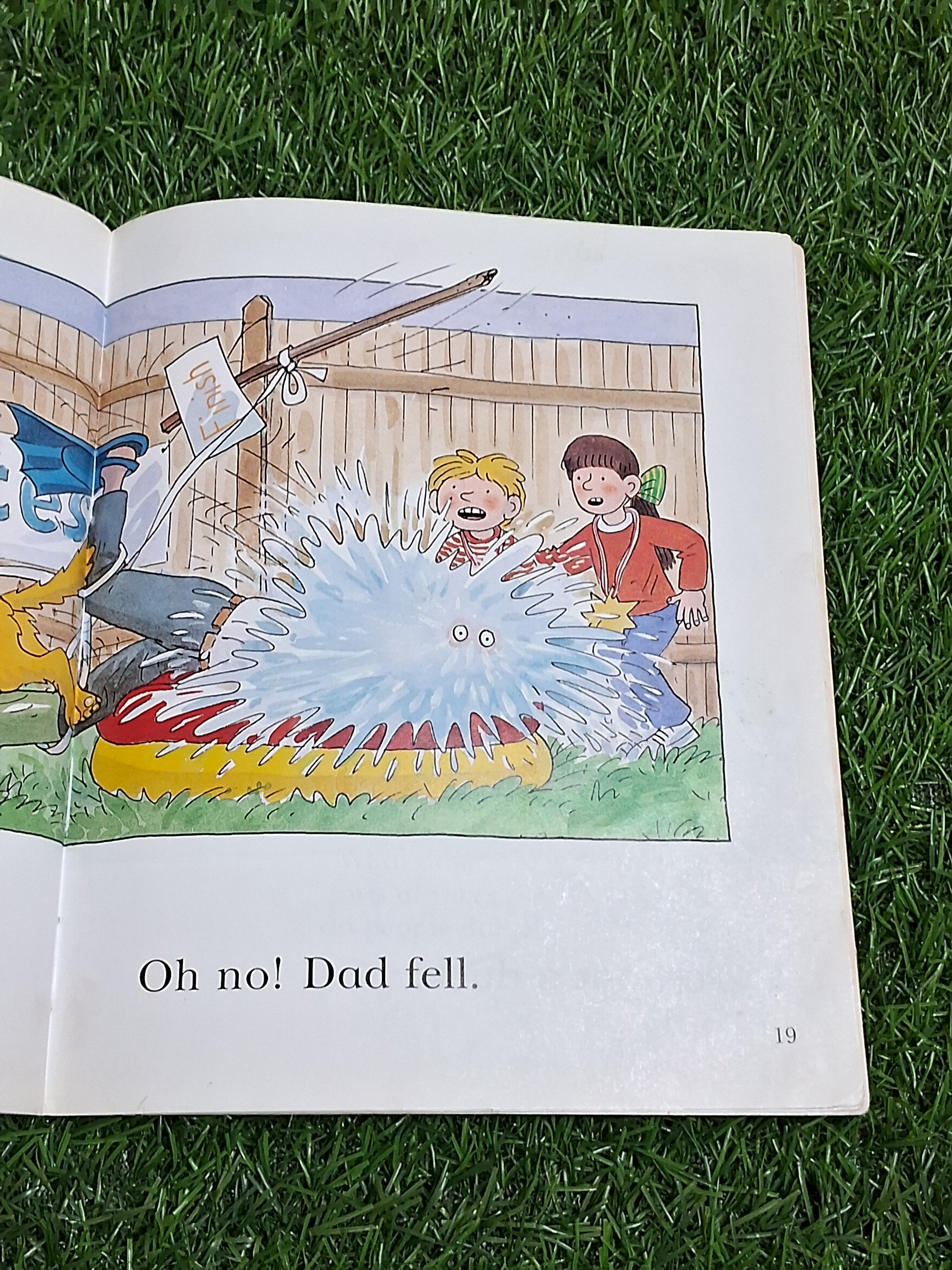 Read at Home - Silly Races -  Very Good Condition Paperback