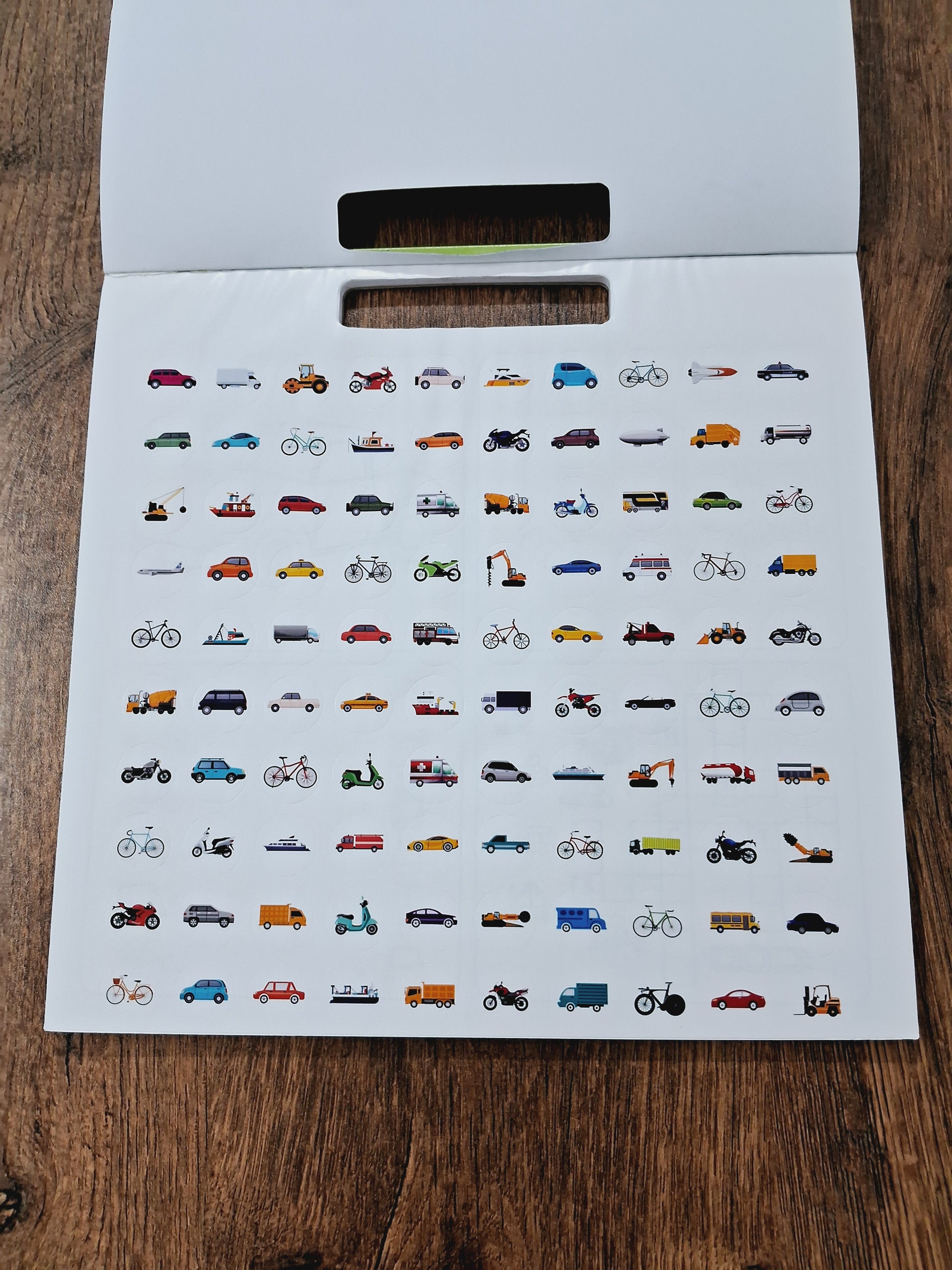 Things that Move Activity Pad (100 Stickers included)
